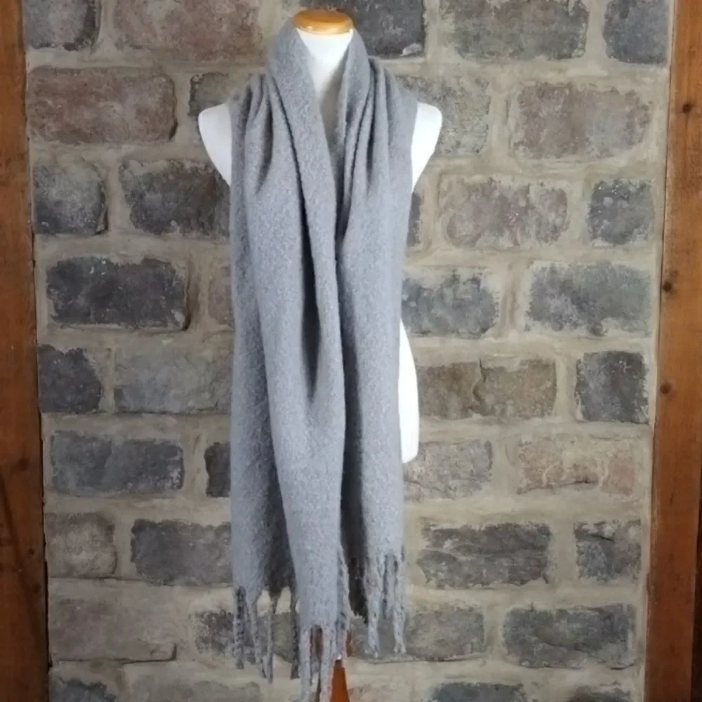Gray‎ wrap fringe soft 20x72